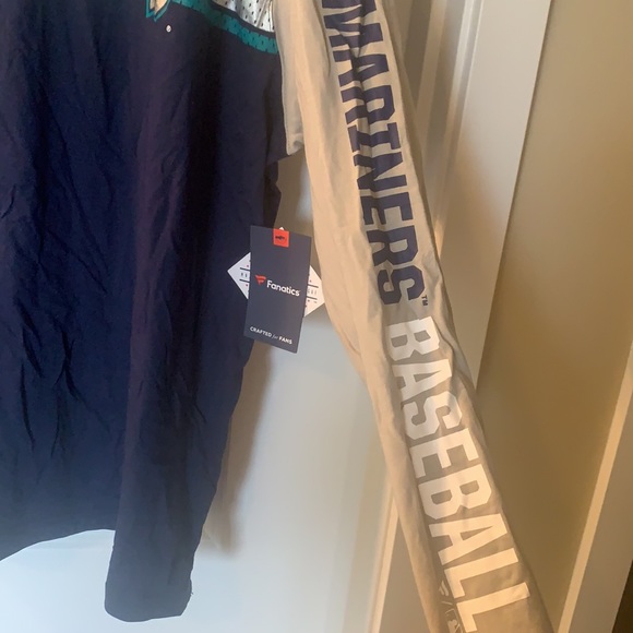 Fanatics NWT Mariners long sleeve shirt - Picture 4 of 5